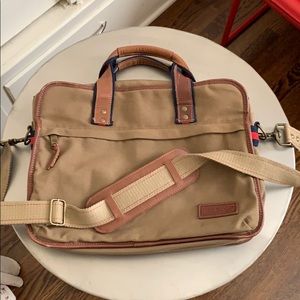 Tommy Hilfiger Classic canvas messenger bag